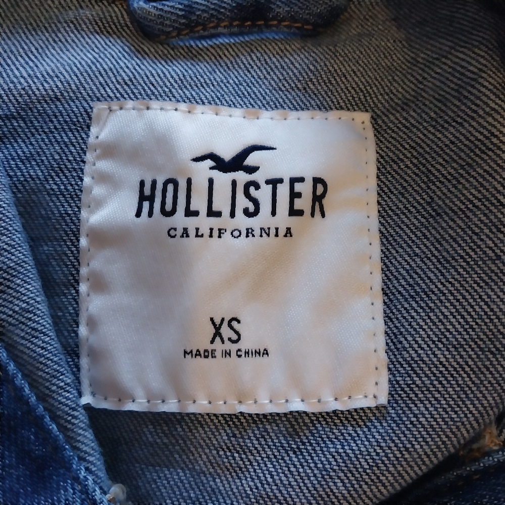 Hollister California Size XS Demin Trucker Blue Jean Jacket Button Long Sleeve - Picture 8 of 10
